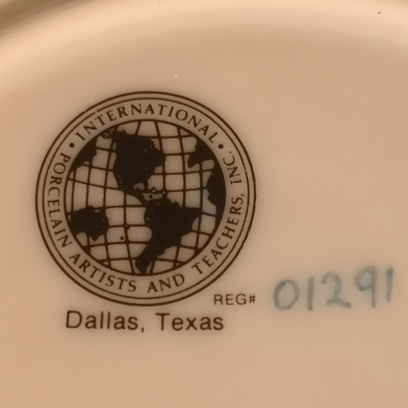 International Porcelain Artists & Teachers Inc. Decorative Dish - Picture 11 of 12